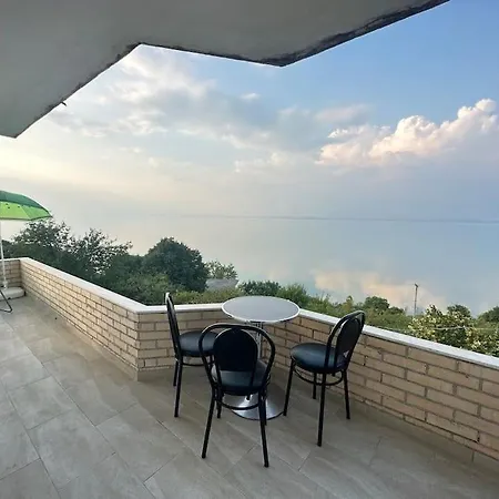 Villa Tranquil Lakehouse *