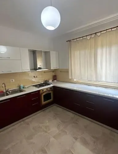 Tranquil Lakehouse Villa Shkodër