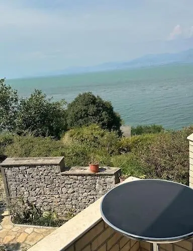 Tranquil Lakehouse * Shkodër