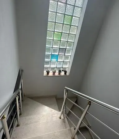 Tranquil Lakehouse Villa *